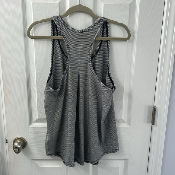 Lululemon tank - Picture 4 of 5